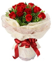 12 adet kırmızı gül buketi  Çanakkale çiçek gönderme sitemiz güvenlidir 