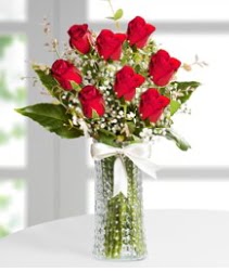 7 Adet vazoda kırmızı gül sevgiliye özel  Çanakkale hediye sevgilime hediye çiçek 